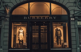 Burberry, the £4.95 billion business that doesn’t know how to take interesting pictures of London.