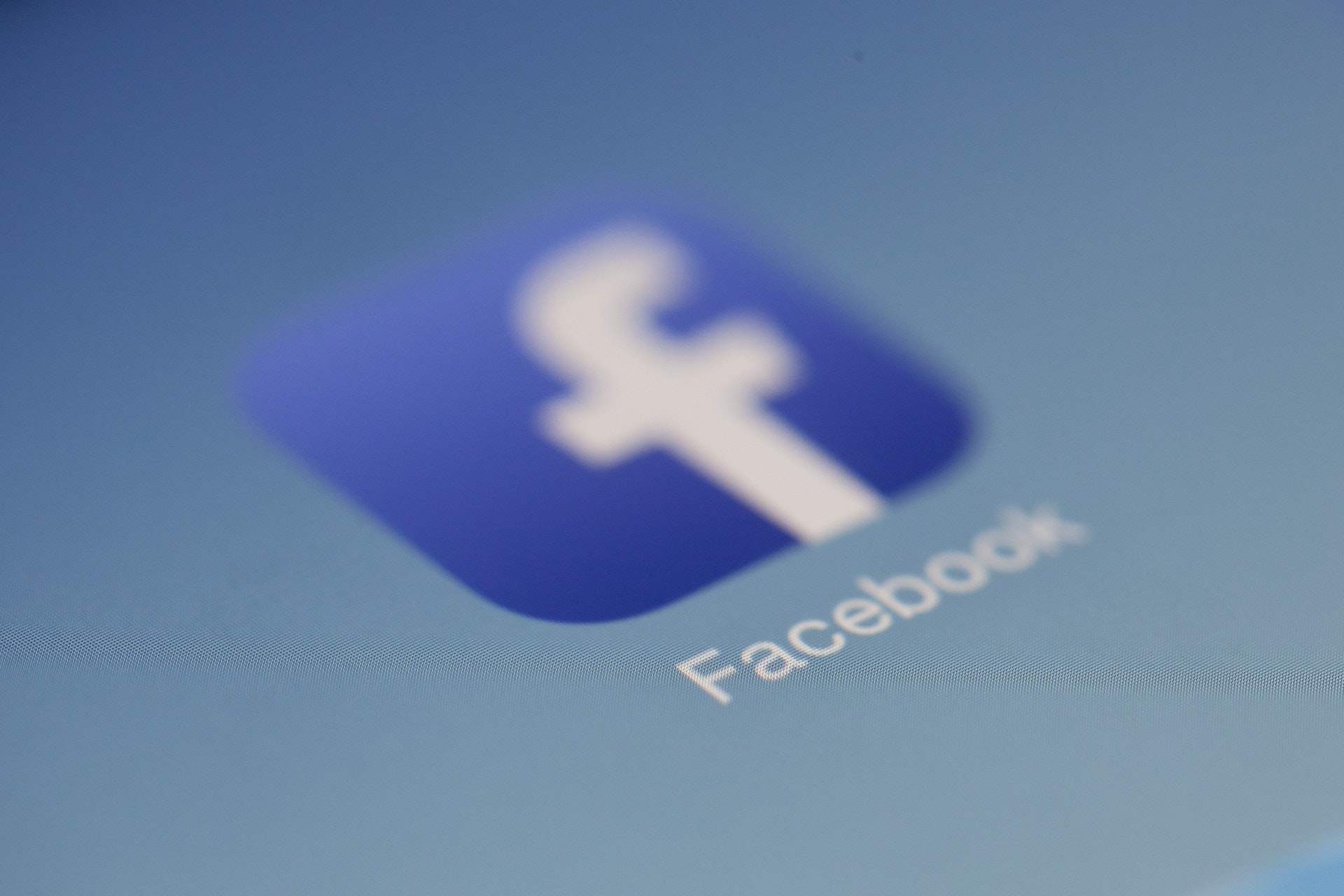 Facebook’s Organic Reach Is About To Hit ZERO – How Small Brands Can Deal With It.