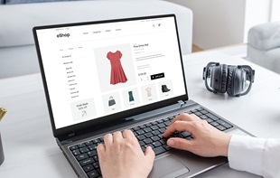 Thinking to Launch Your Fashion Brand Online? A Comprehensive Guide to Start an Online Clothing Store