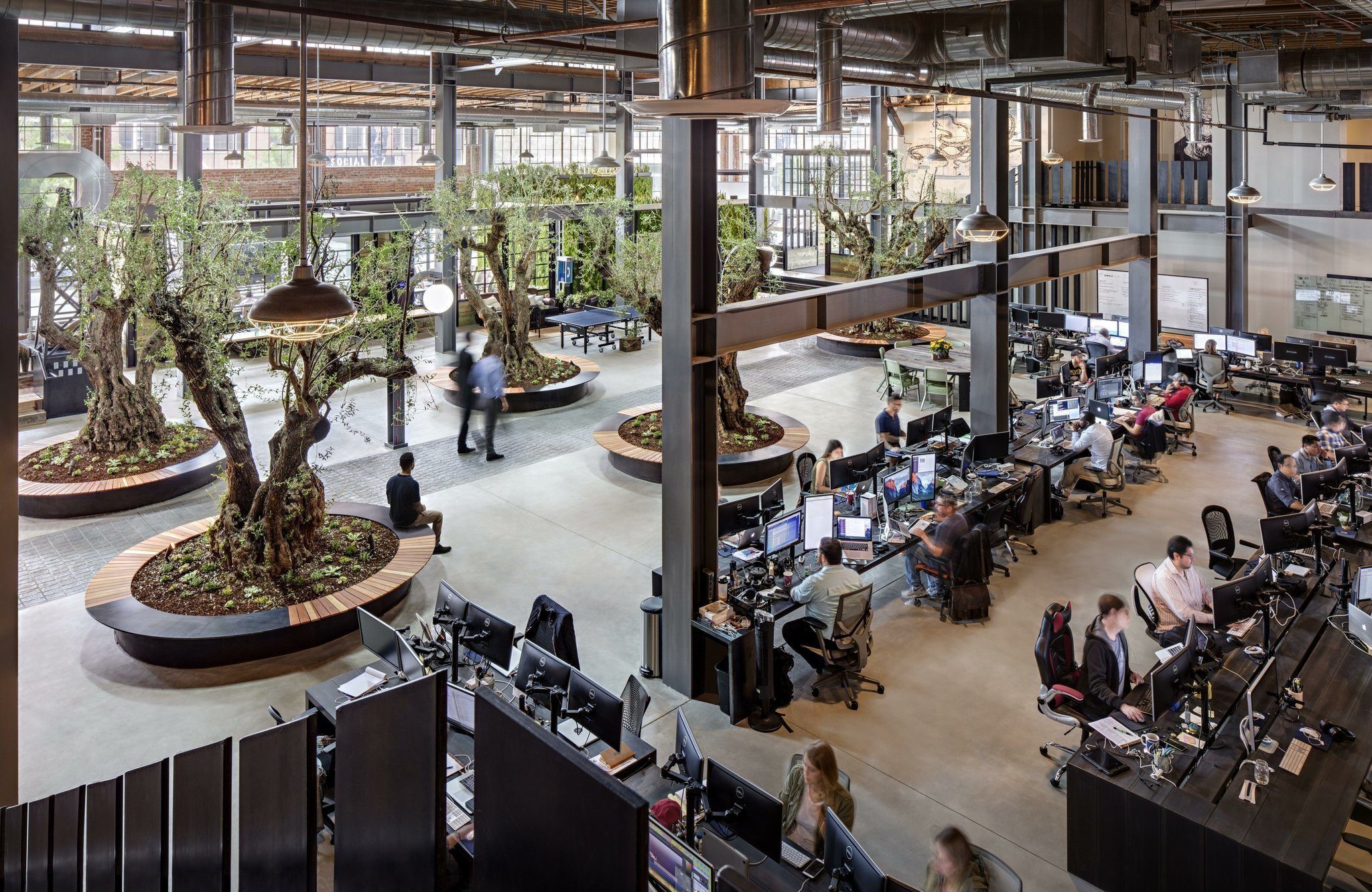 9 gadgets to have in office RIGHT NOW / Feat. trans-floor slides, Ferrari chairs, and more.